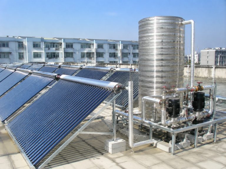 井冈山商用大容量真空管太阳能热水系统
